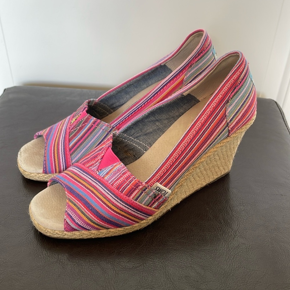 Tom’s wedges sz 7